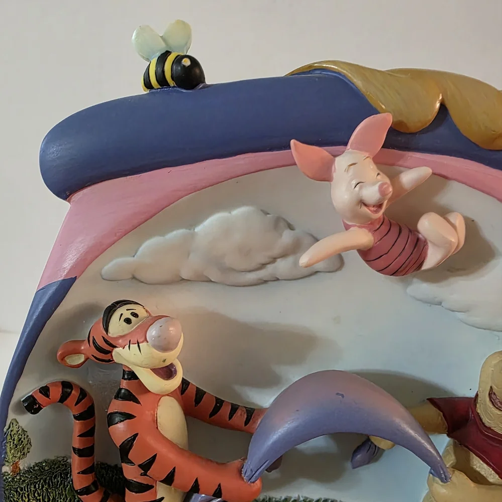 Disney 3D Hip Hip Poohray Decorative Plate Resin Bradford Exchange